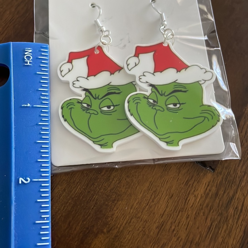 The Grinch Earrings Your the Mean One - Picture 3 of 6